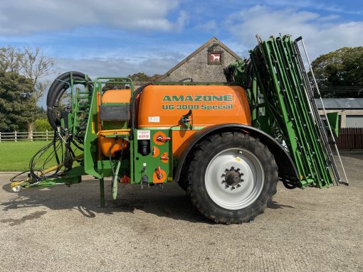 Amazone UG3000 trailed sprayer