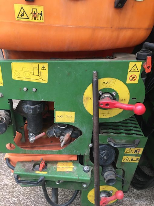 Amazone UF1501 mounted sprayer - Image 6