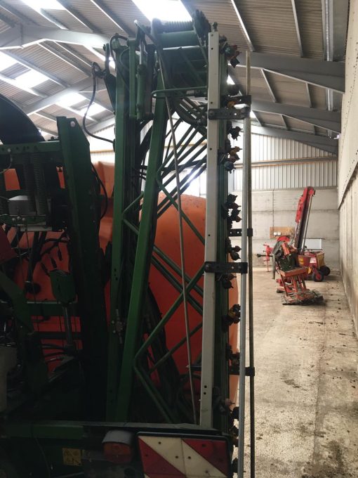 Amazone UF1501 mounted sprayer - Image 4