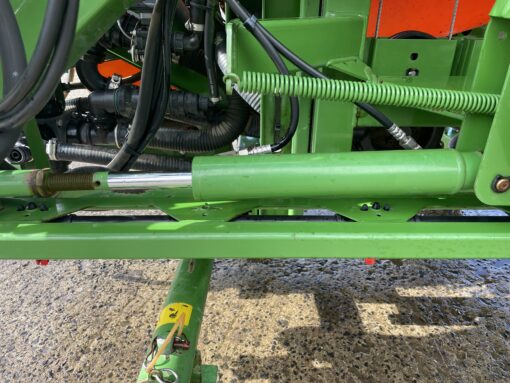 Amazone UF1501 mounted sprayer - Image 10