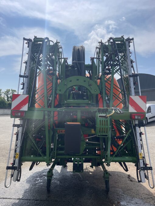 Amazone UF1801 mounted sprayer - Image 6