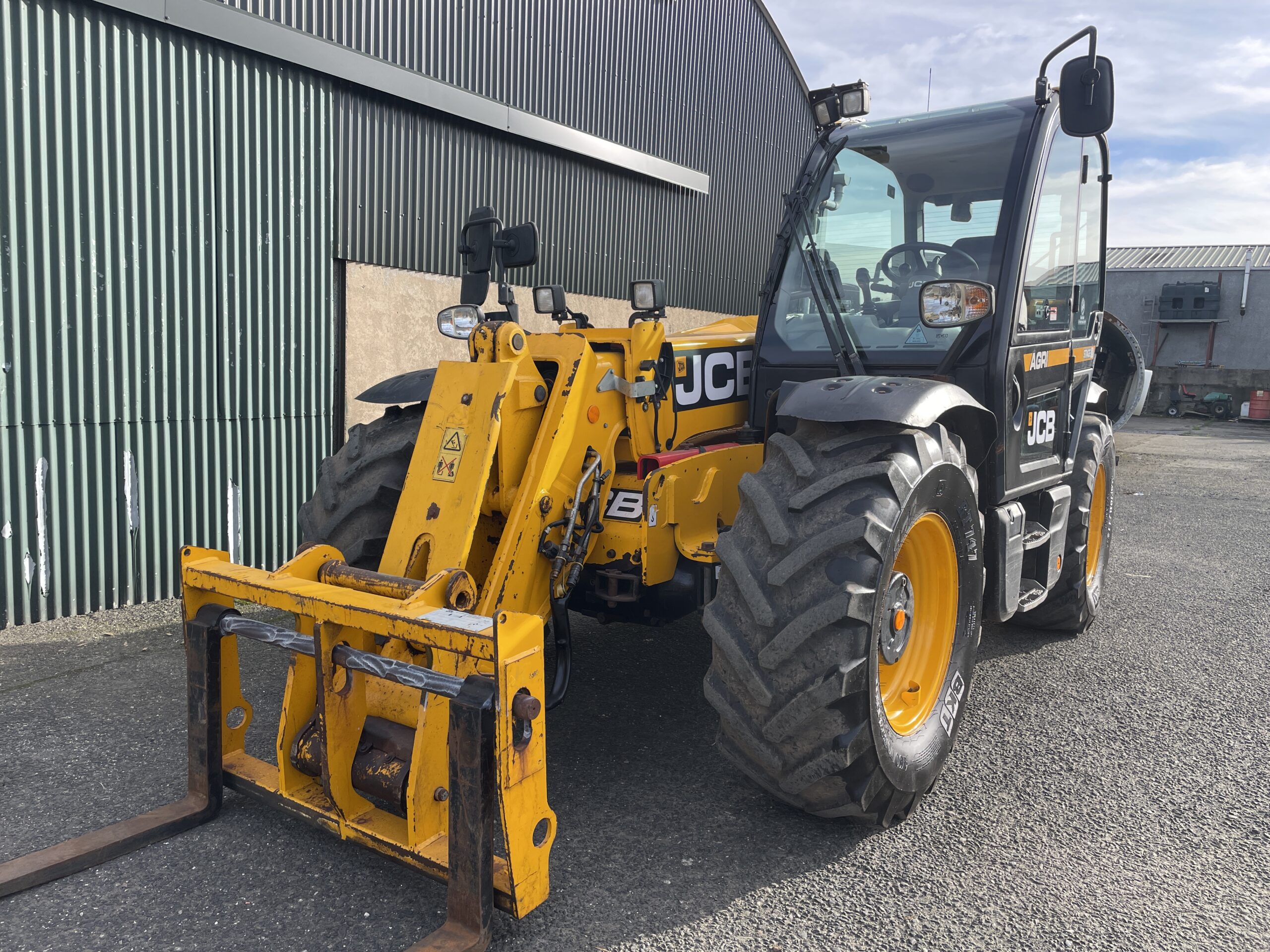2022 JCB 532-60 - Image 3